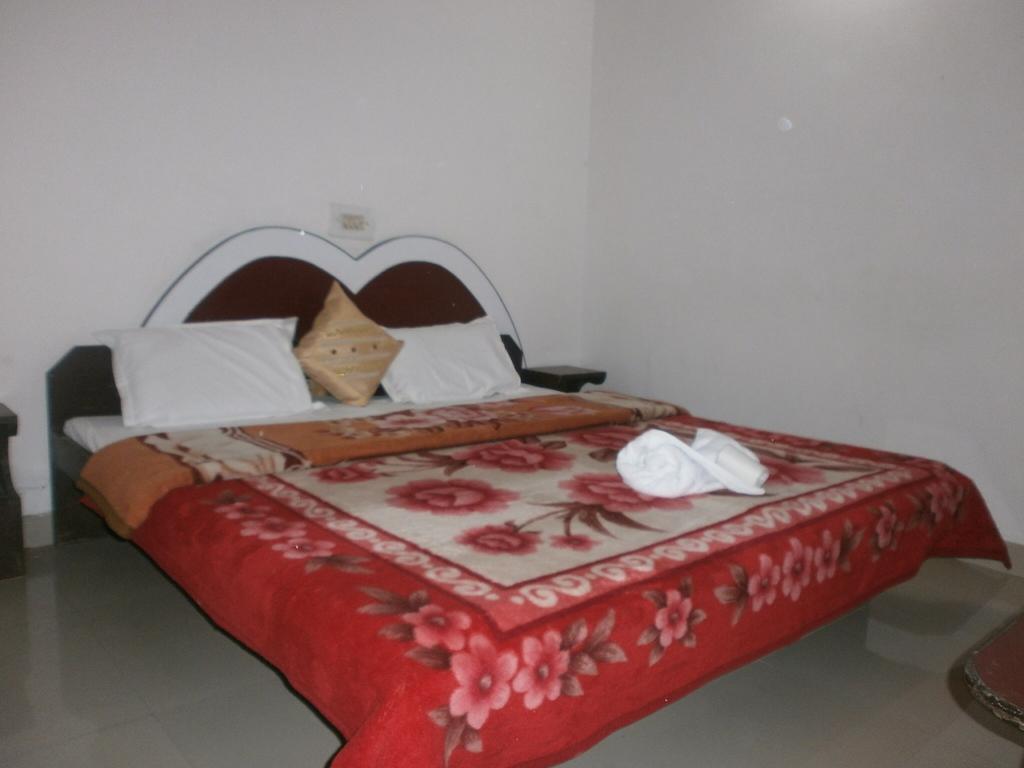 Hotel Safari Agra  Zimmer foto